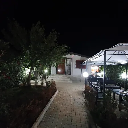 בית נופש Pina *